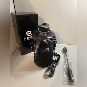 NEW- 2.2 Liter Sports Water Bottle w/ Strap, Sleeve, Straw, Lid Leakproof Black